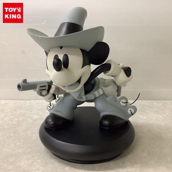 ミッキー フィギュアTWO-GUN MICKEY ミッキーの2丁拳銃 - メルカリ